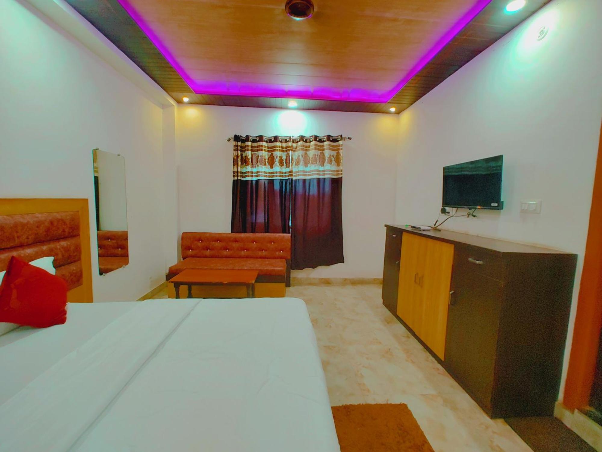 Elegance Hotel And Banquet Ayodhya 外观 照片