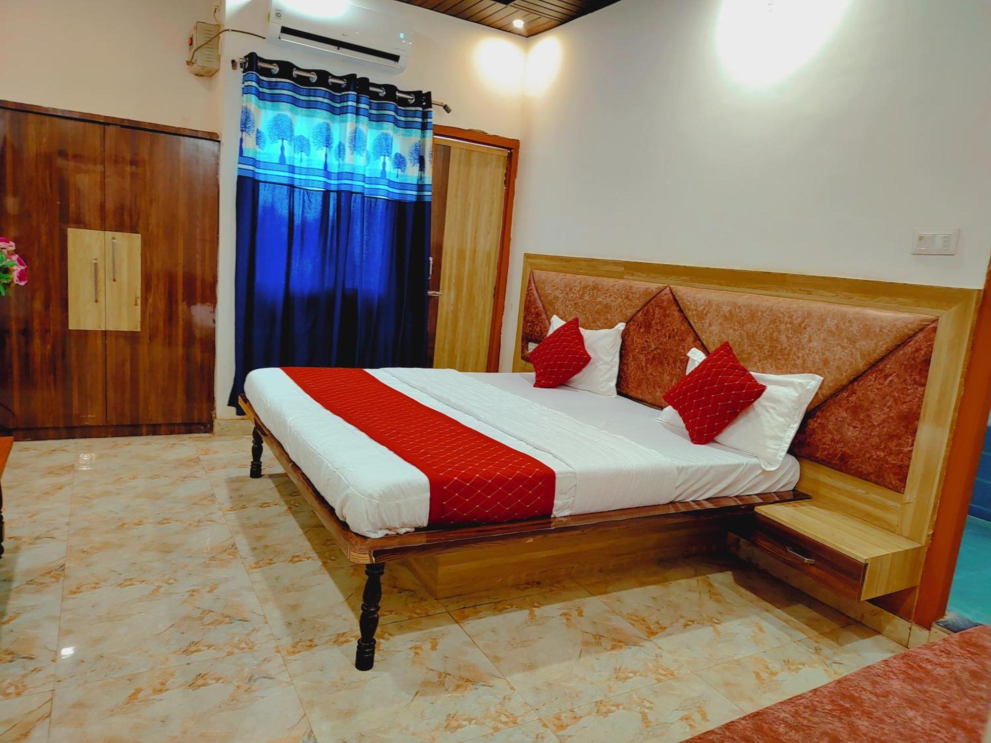 Elegance Hotel And Banquet Ayodhya 外观 照片